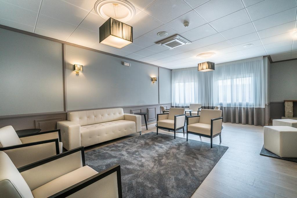 Hotel Ton سانكسينكسو المظهر الخارجي الصورة